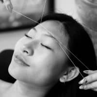 a close up of a woman